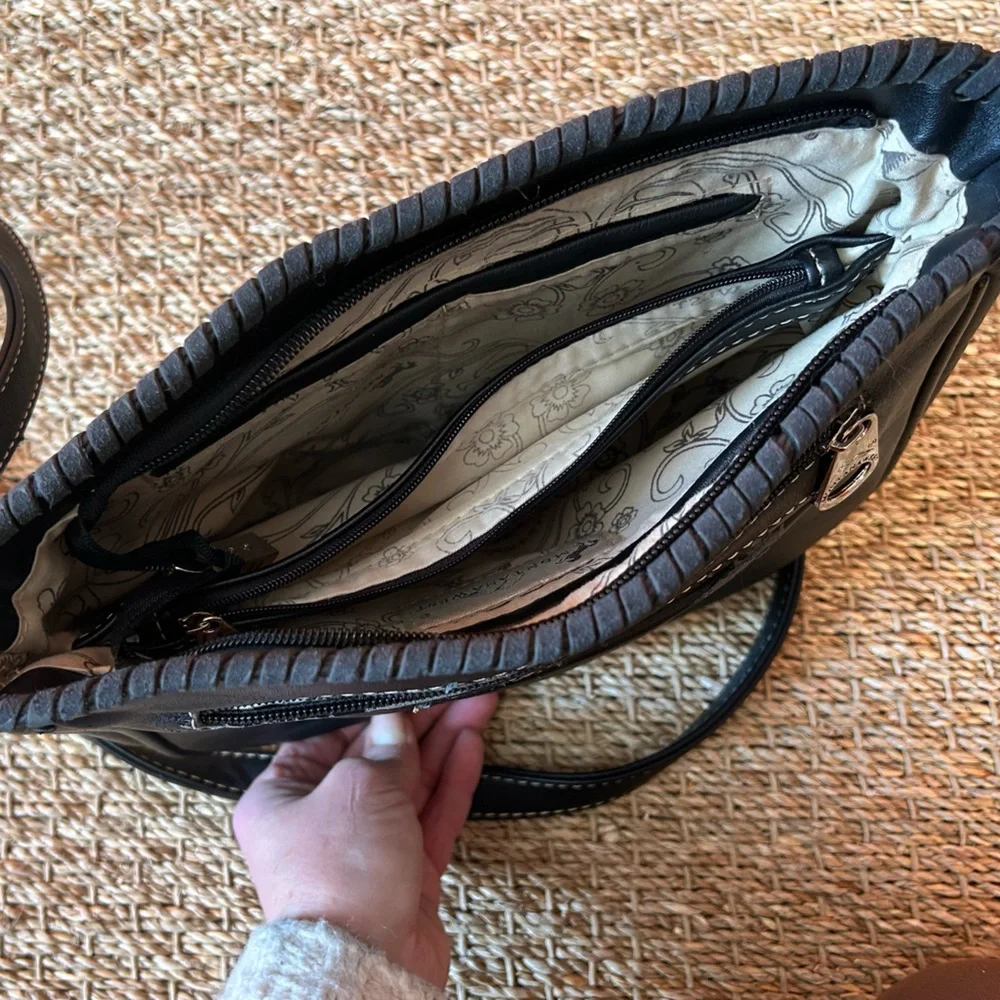 Western Embellished Crossbody Bag - Picture 4 of 9